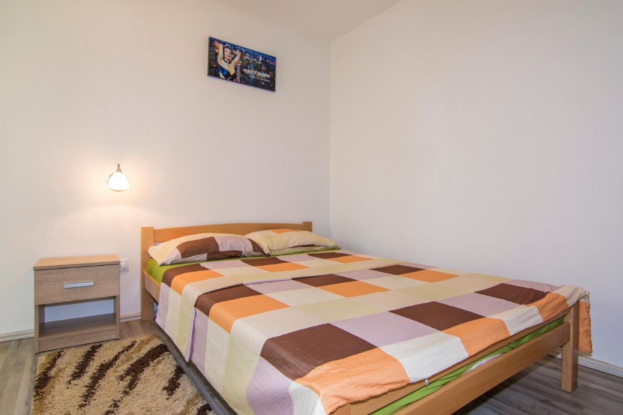 Apartments Safija 1985 Fažana Екстериор снимка