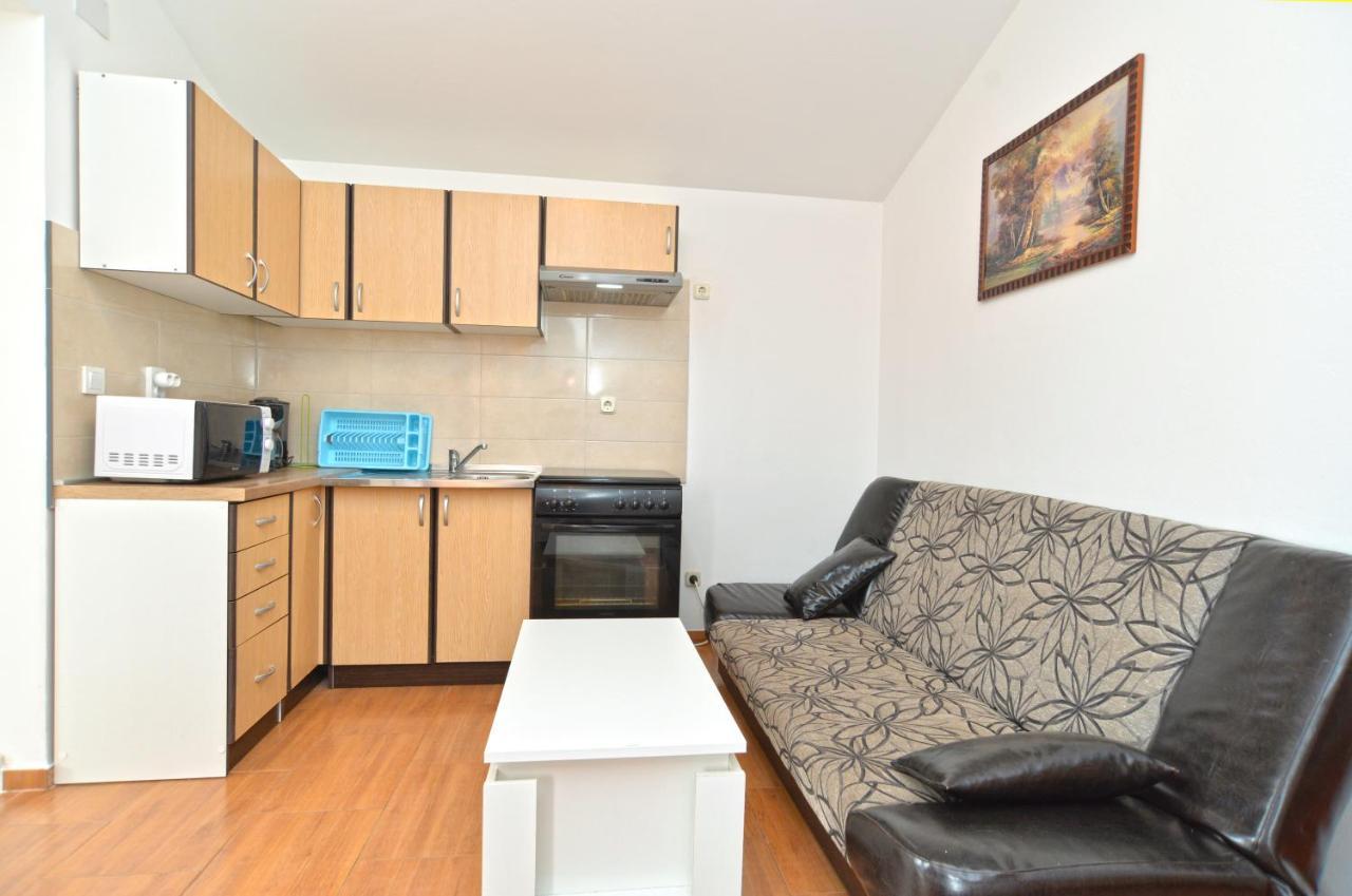 Apartments Safija 1985 Fažana Екстериор снимка