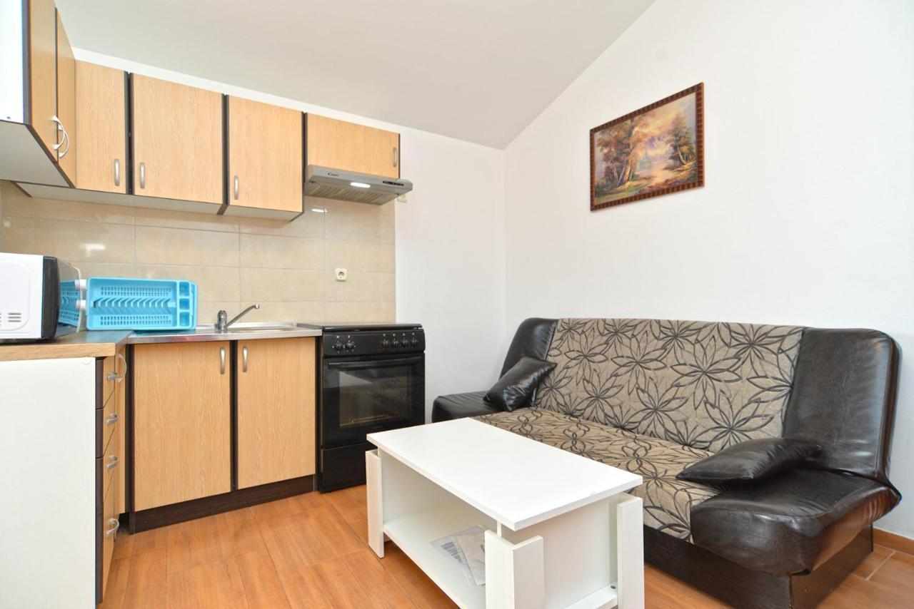 Apartments Safija 1985 Fažana Екстериор снимка